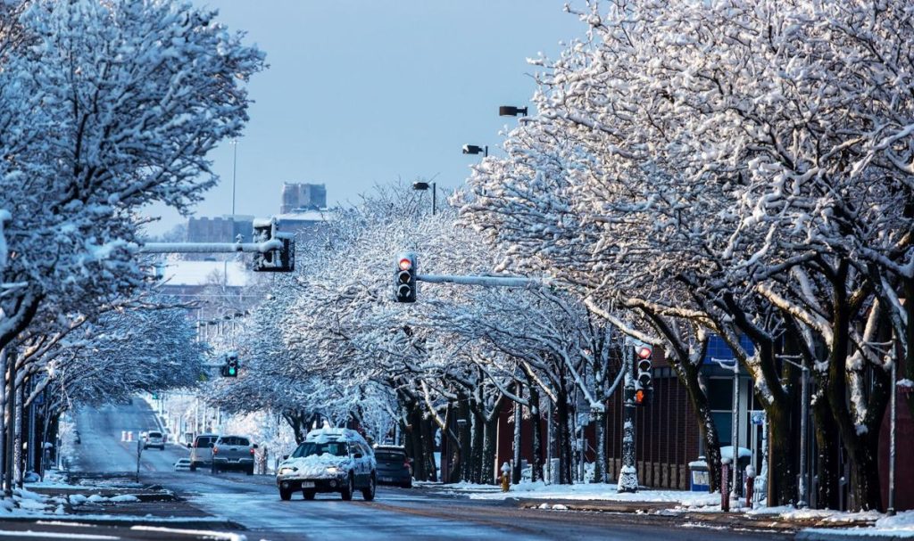Omaha weather snow slick expect wake storm morning plow leavenworth clears sleet freezing rain saturday round street latest after
