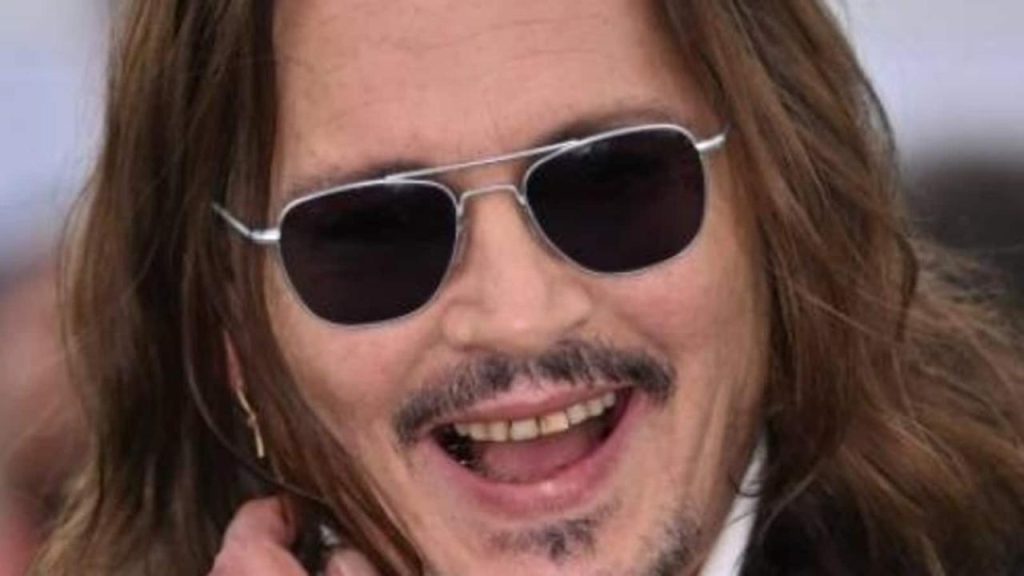 Johnny depp teeth