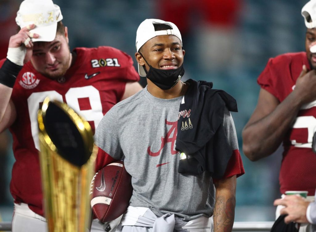 Devonta smith sportsnaut personal life Devonta smith sportsnaut personal life