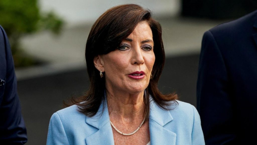 Kathy hochul linda sun